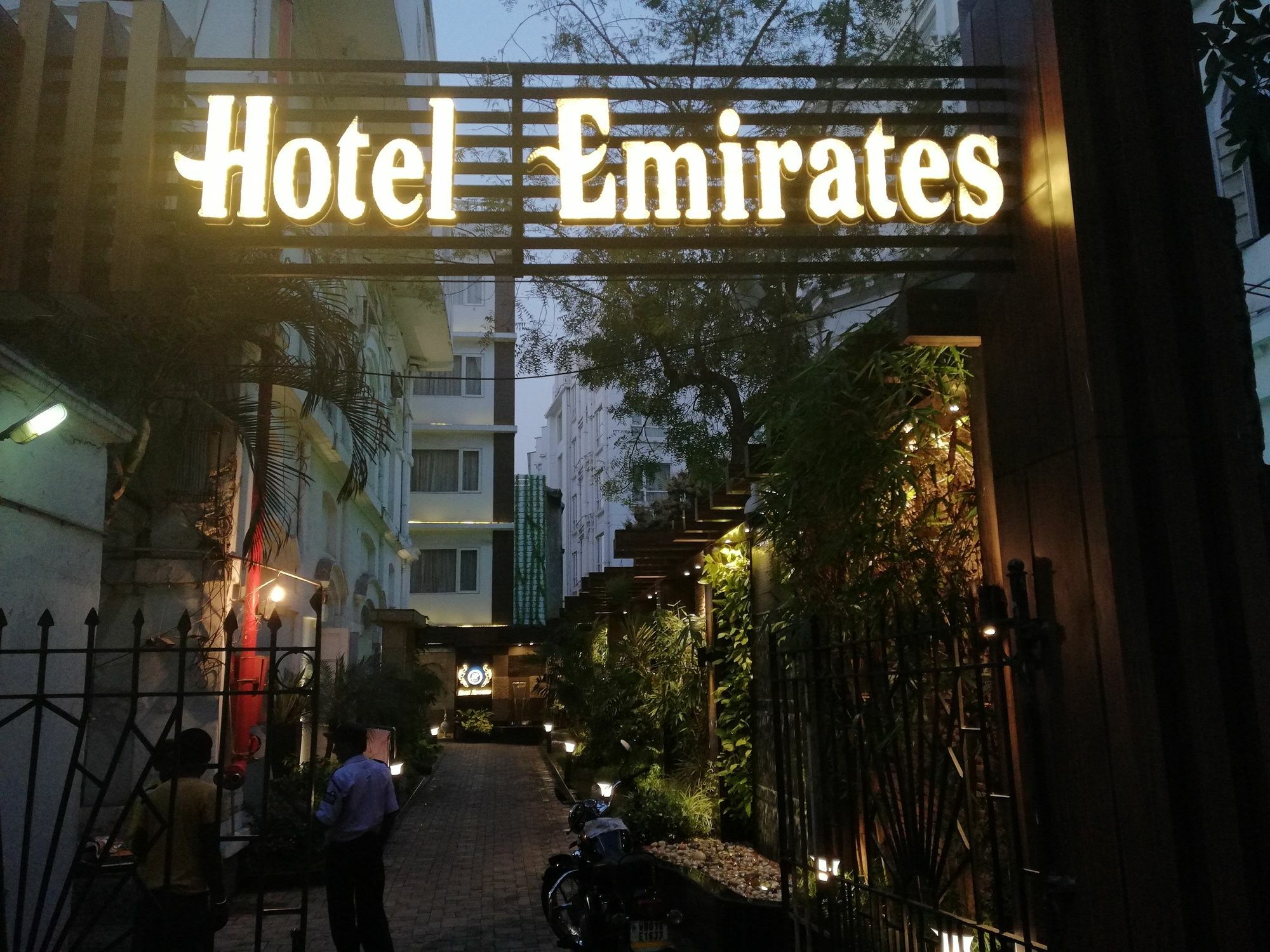 Hotel Emirates Kolkata Eksteriør bilde